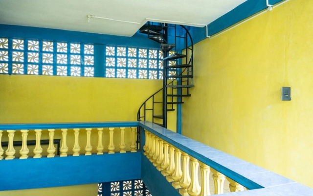 RedDoorz near H. Hasan Aroeboesman Airport