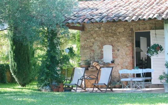 Le Mas Des Vieux Muriers