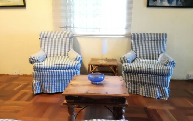 Bahama Breeze Beach Apartment B&B