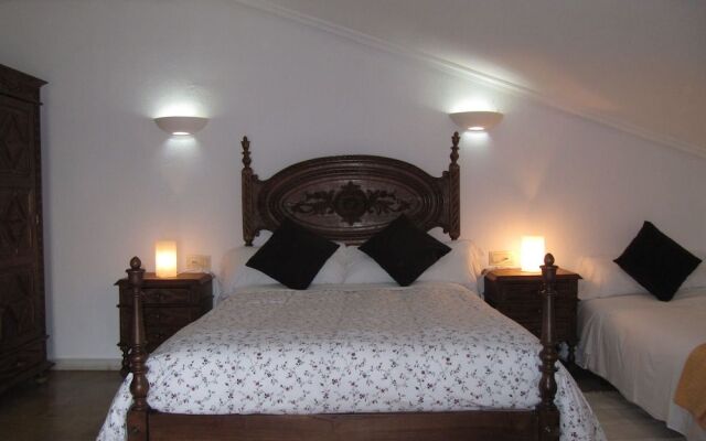 Las Cavenes Del Cabaco