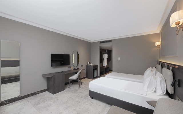 Adora Hotel & Resort