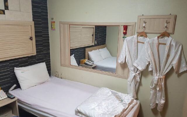 Hyatt Motel