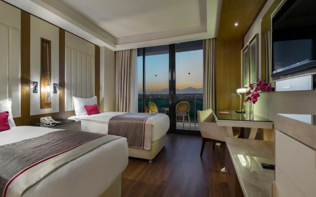Trendy Lara Hotel