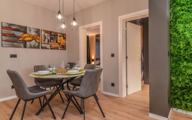 FM Premium Luxury 2-BDR Apartment - Lux and Style
