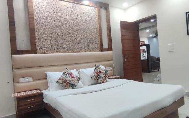 MOON3BHK By Wabi Sabi Stays