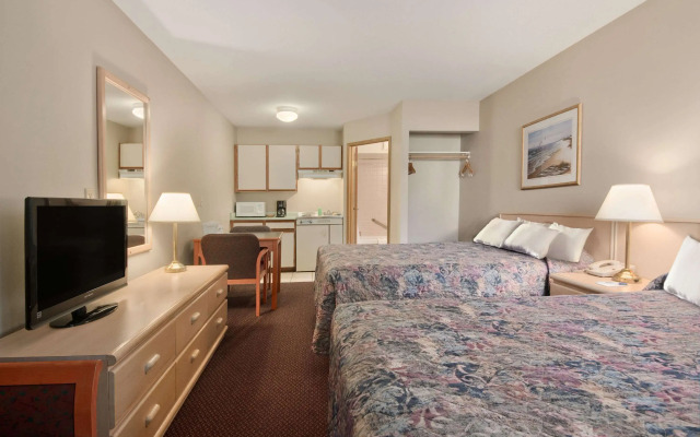 Coast Courtenay Hotel