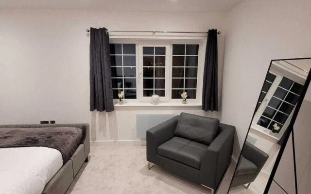 Lux 1 Bed Flat In The Heart Of Rochester