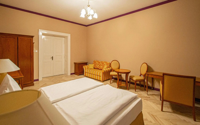 4 Bedrooms 130m2 apartment at the Main City Square