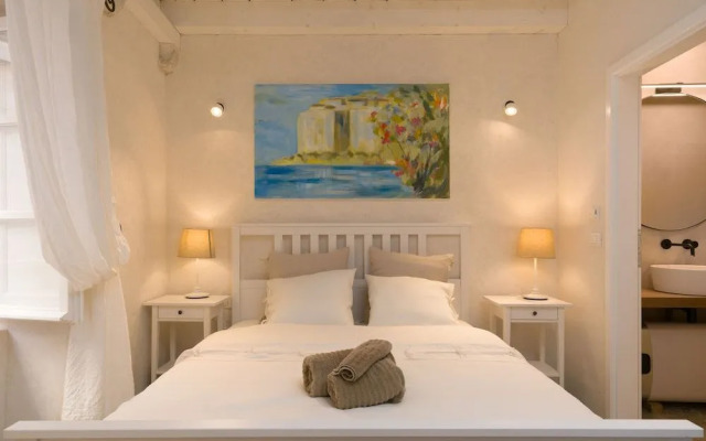 Luxury Apartment Lina - III