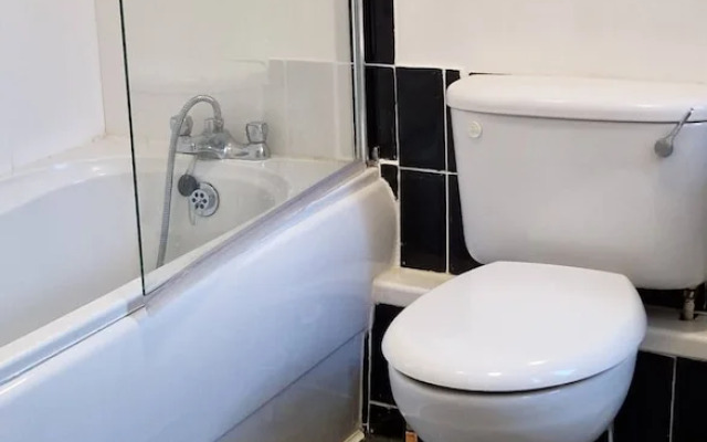 Spacious 1 Br Lincoln City Centre & Amenities, Free Parking