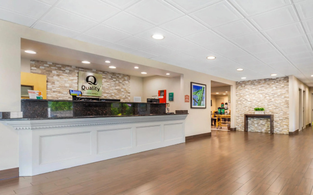 Quality Inn & Suites NJ State Capital Area