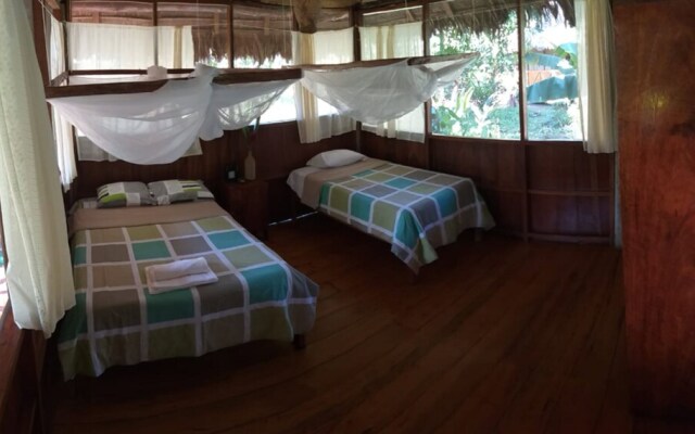 Tres Chimbadas Lake Lodge