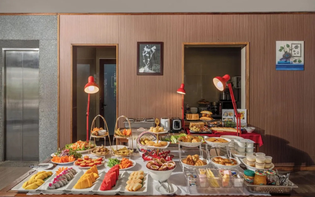 HA Ocean Front Hotel and Apartment