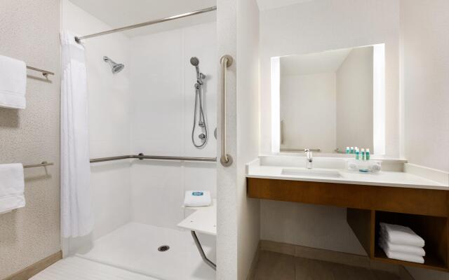 Holiday Inn Express & Suites Salisbury by IHG