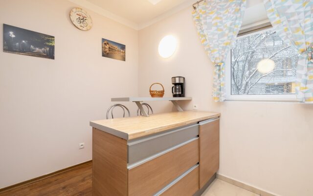 Daszyńskiego Apartment Cracow by Renters