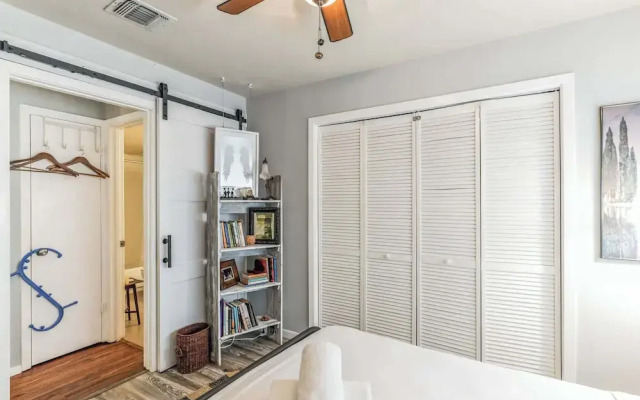 Cozy Retreat in Central East Austin