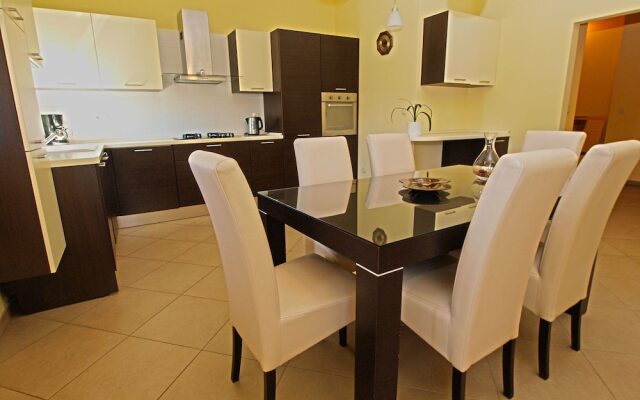 Apartments Milio 1105
