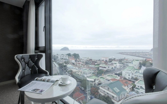 Eins Hotel