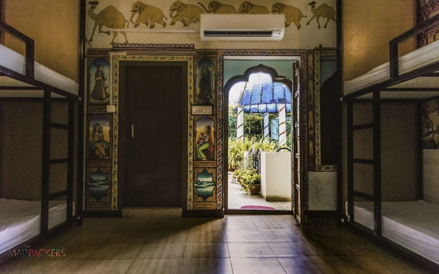 Madpackers Hostel Pushkar