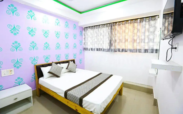 OYO 90380 Hotel Golden City