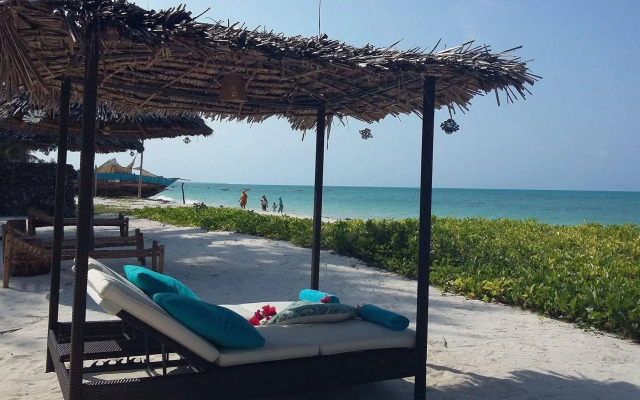 Bliss Beach Lodge