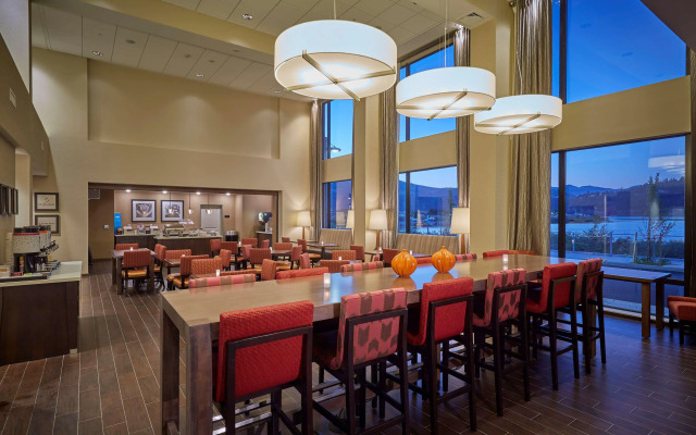 Hampton Inn & Suites Hood River