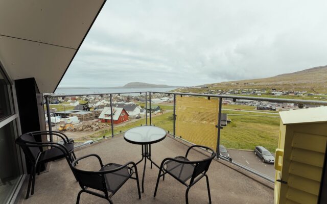 Stunning Views / Penthouse / Decorative / Parking