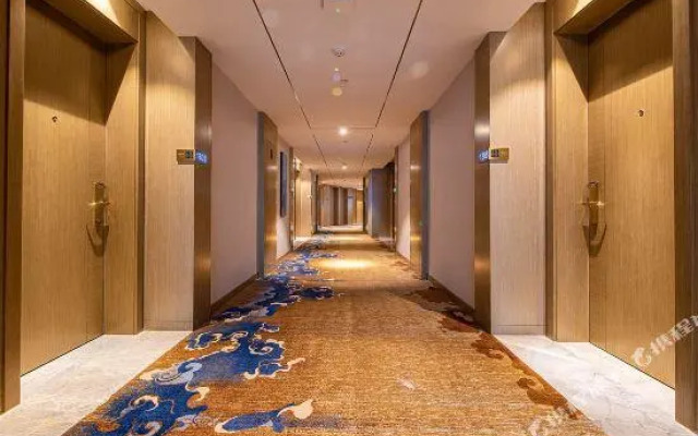 Shizhen Peace Hotel (Fushun Beihu No. 1 Store)