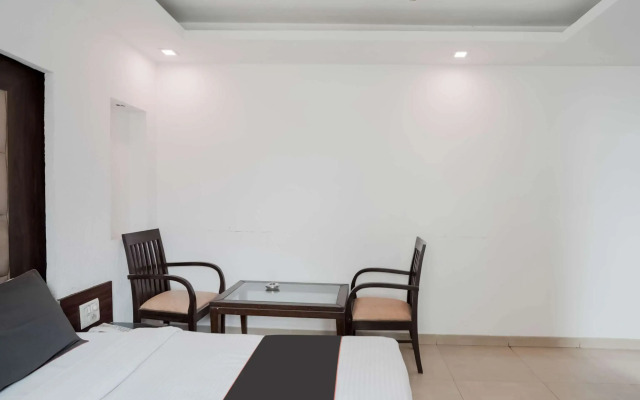 Oyo 79847 Collection O Hotel LS