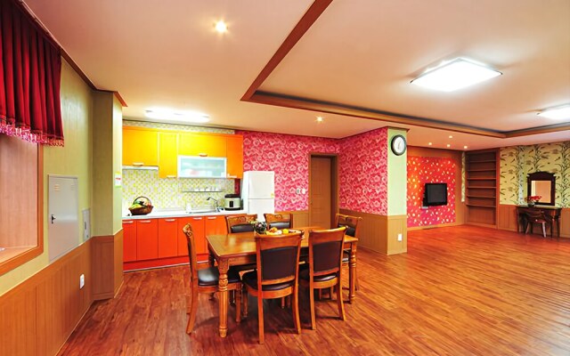 Ganghwa Haeneomi Pension