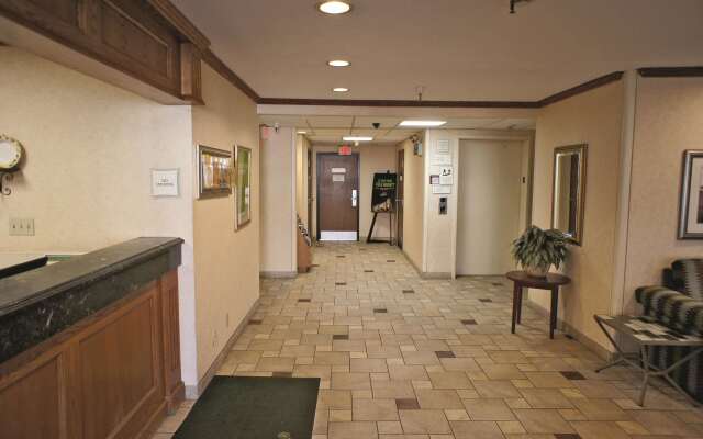 La Quinta Inn and Suites by Wyndham Cincinnati North