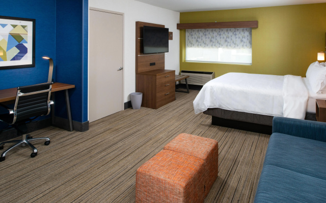 Holiday Inn Express & Suites Los Angeles Downtown West by IHG