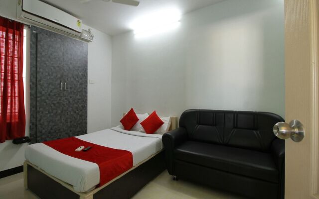 OYO 10835 Hotel Sri Sant