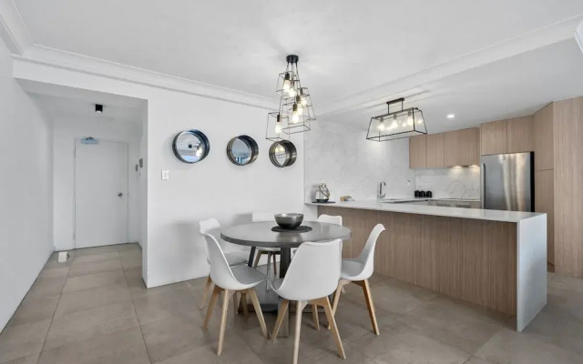 Peninsula Resort - Private Apartments