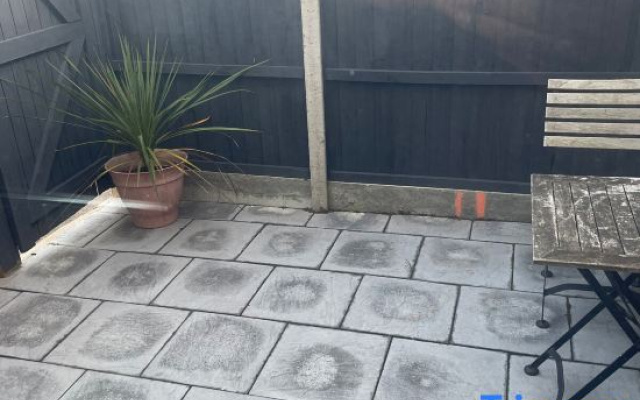 Greenwich Oasis Near o2 arena with Spacious Charm