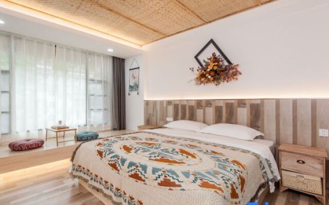 Shanshe · Shennongjia B&B (Muyu Town Store)