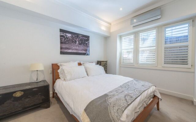 Exquisite 4 Bedroom House with Pool