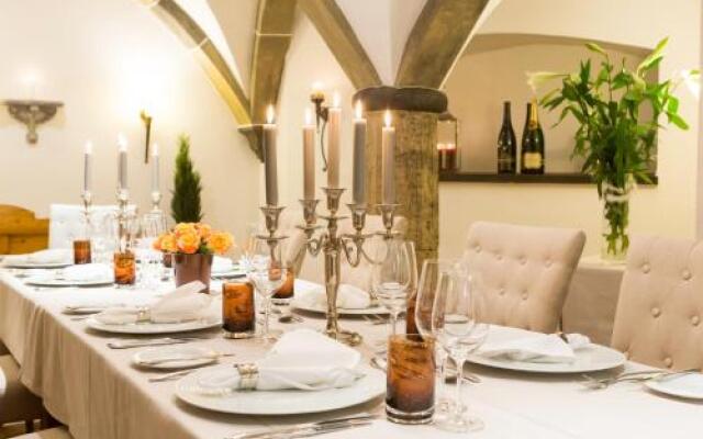 Hotel am Helmwartsturm