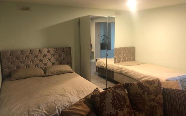 Treetops flat4 Hall Green B28