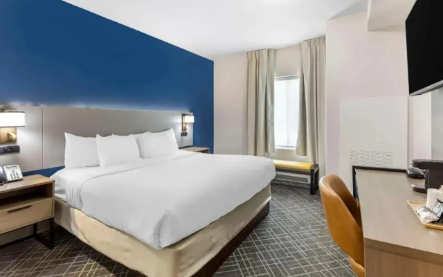 Quality Inn & Suites On the River