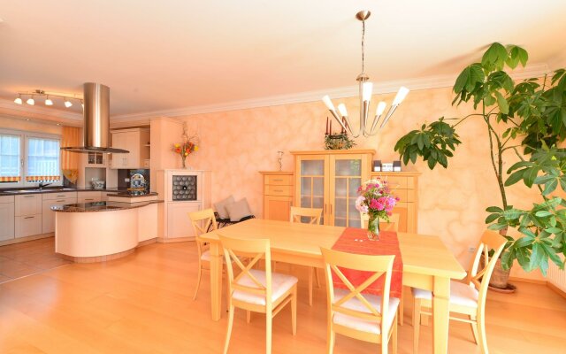 Charming Apartment With Terrace in Deggendorf