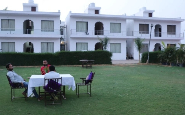 Aravali Hills Resort