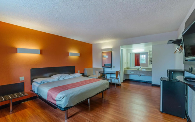 Motel 6 Winchester, VA