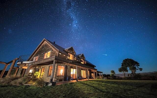 Tree House Lodge Bed & Breakfast