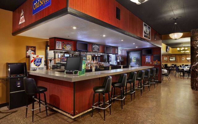 Norwood Inn & Suites La Crosse