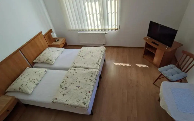 Pokoje Gościnne - Leśna 8