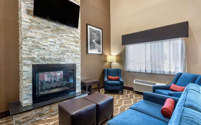 Comfort Suites Terre Haute University Area