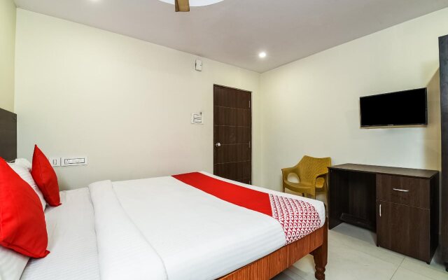 B Hotel by OYO Rooms