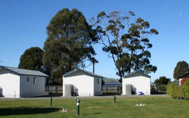 Snug Beach Cabin And Caravan Park