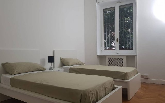 Exclusive 4 Bedrooms Apartment In Milan Center